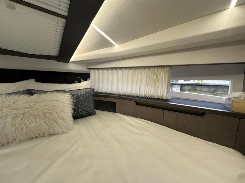 Slide: The Image of Galeon 425 HTS 2021 - 62