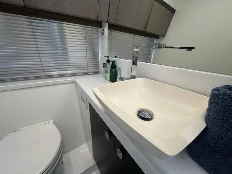 Slide: The Image of Galeon 425 HTS 2021 - 65