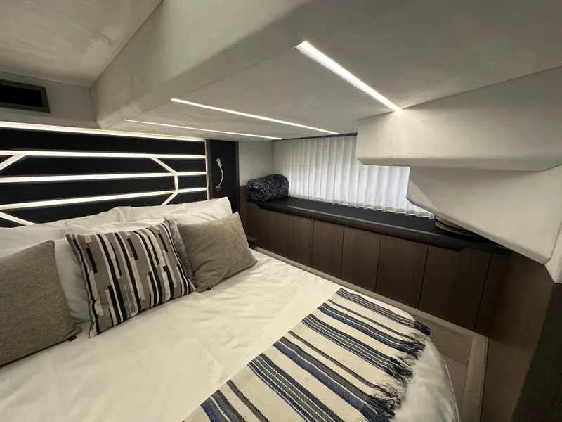 Slide: The Image of Galeon 425 HTS 2021 - 73