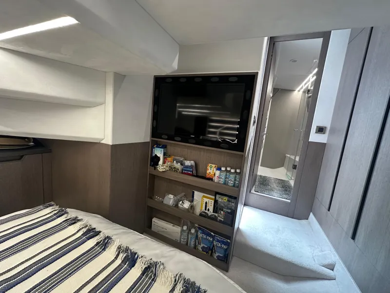 Slide: The Image of Galeon 425 HTS 2021 - 75