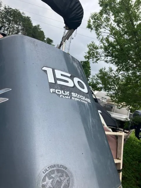 Slide: The Image of 2007 Bennington 2275QXi boat with 150 horsepower four-stroke engine, fuel injection. - 9