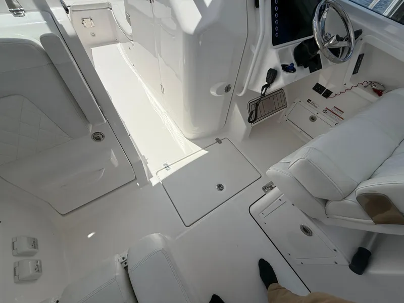 Slide: The Image of Edgewater 262CX Crossover 2022 - 57