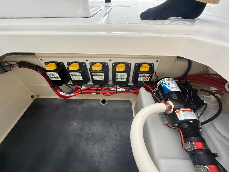 Slide: The Image of Edgewater 262CX Crossover 2022 - 59