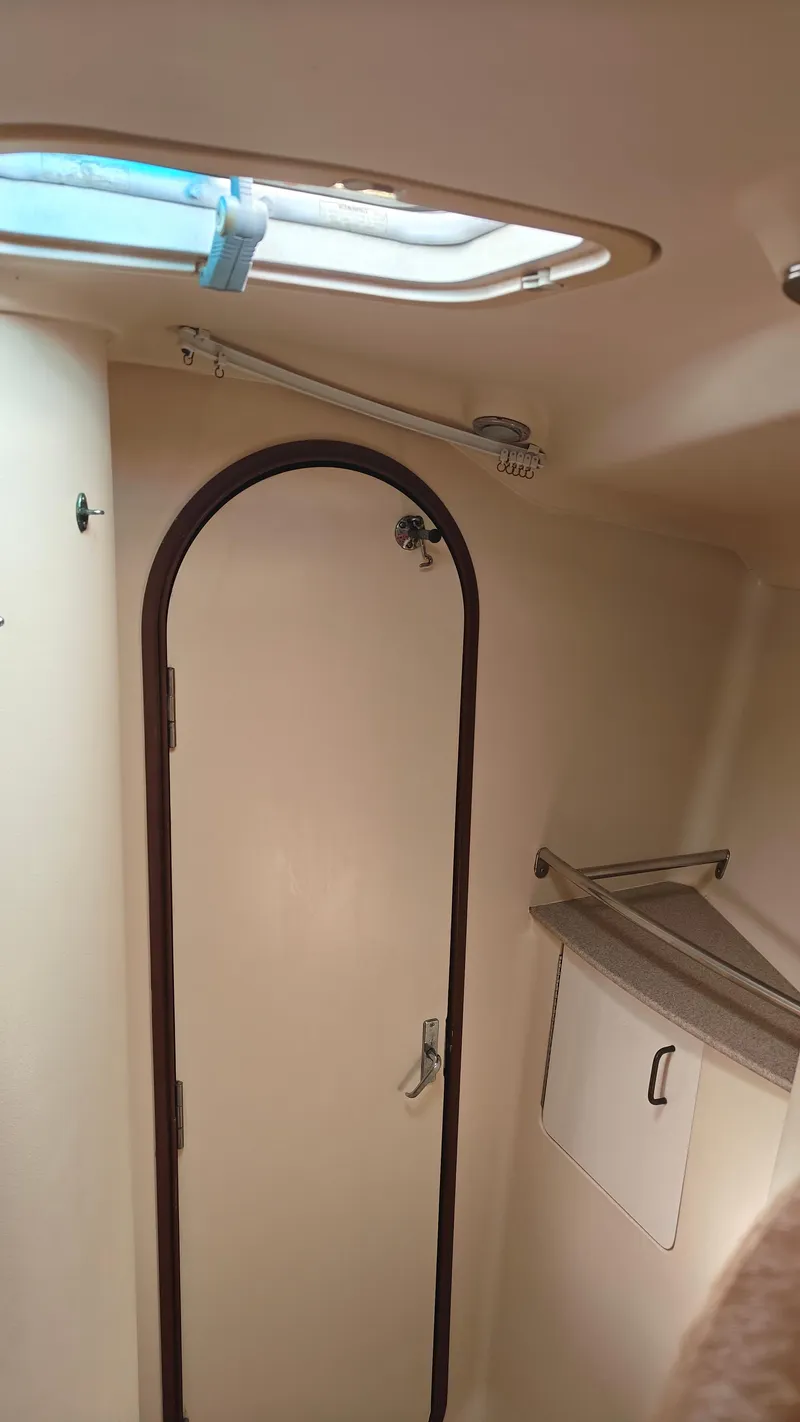 Slide: The Image of Hunter 410 1998 - 53