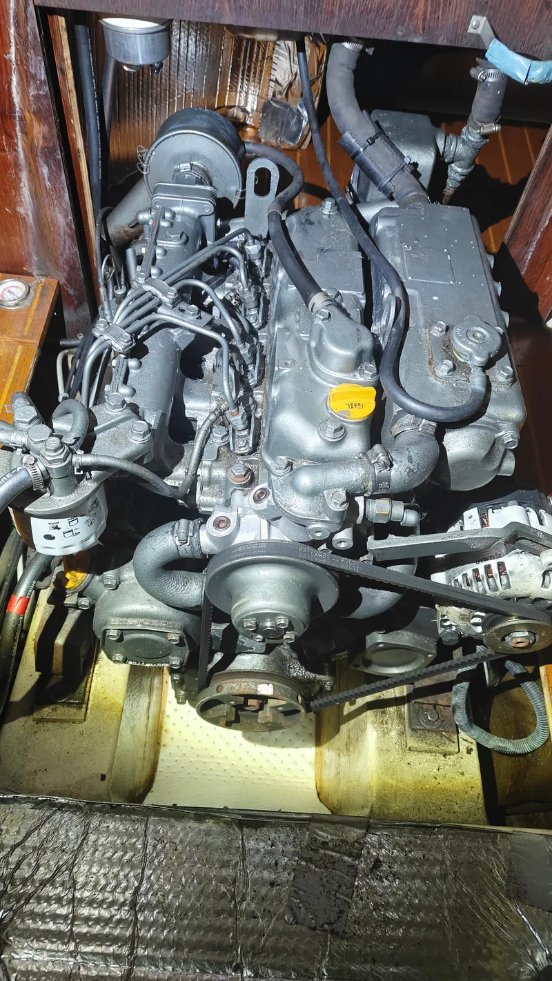 Slide: The Image of Hunter 410 1998 - 54