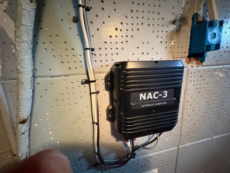Slide: The Image of NAC-3 autopilot computer installed on Formosa 51 yacht, 1975 model. - 29