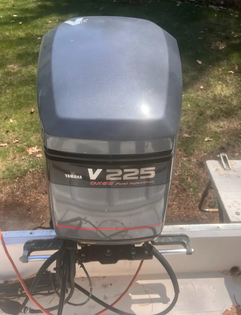 Slide: The Image of Yamaha V225 outboard motor on 1992 Grady-White 22 Seafarer boat. - 29