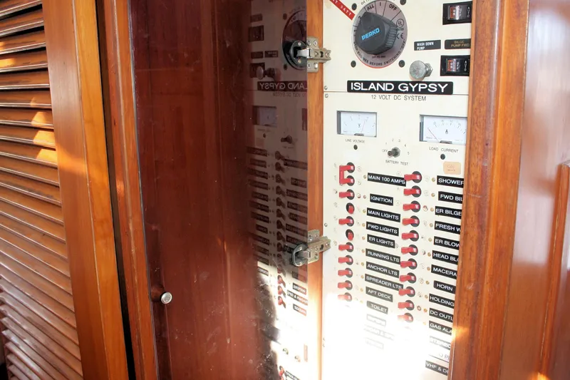 Slide: The Image of Island Gypsy 32 2000 - 66