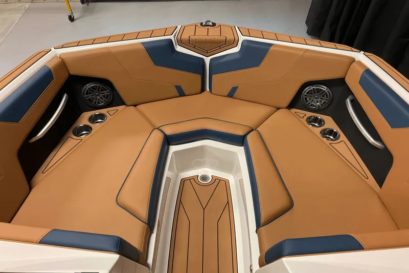 Slide: The Image of Nautique Super Air Nautique GS22 2026 - 22