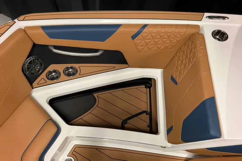 Slide: The Image of Nautique Super Air Nautique GS22 2026 - 26