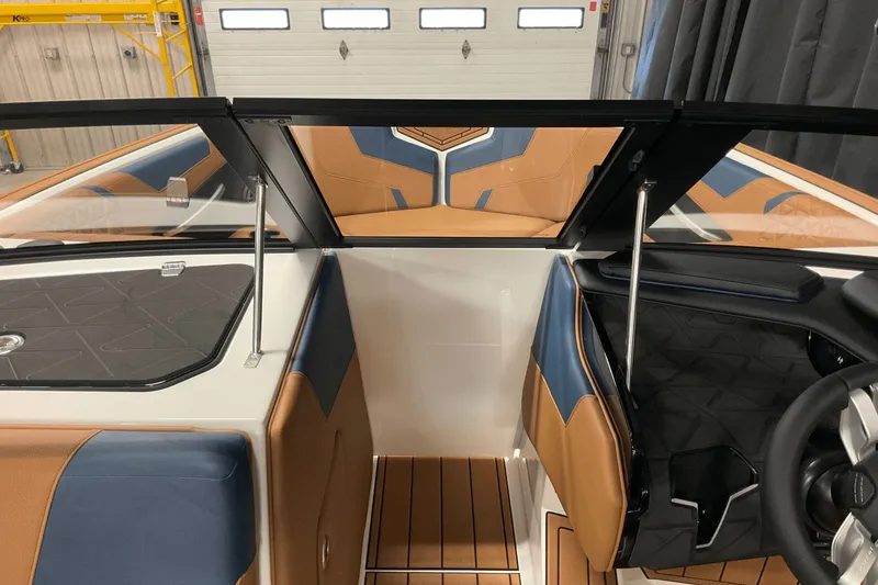 Slide: The Image of Nautique Super Air Nautique GS22 2026 - 45