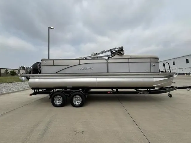 The Image of Manitou 25 OASIS SR VP 2022 - 1