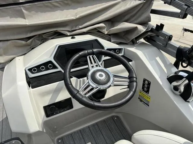 Slide: The Image of Manitou 25 OASIS SR VP 2022 - 15