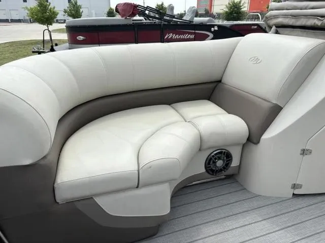 Slide: The Image of Manitou 25 OASIS SR VP 2022 - 24