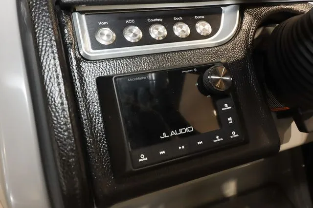 Slide: The Image of Aqua AP255SFLW 2025 - 18