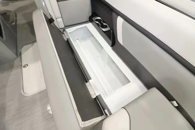 Slide: The Image of Godfrey AP255SFLW 2025 - 28