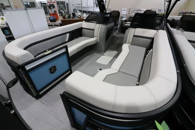 Slide: The Image of Godfrey AP255SFLW 2025 - 3