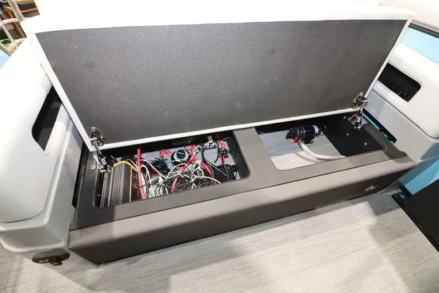 Slide: The Image of Godfrey AP255SFLW 2025 - 30