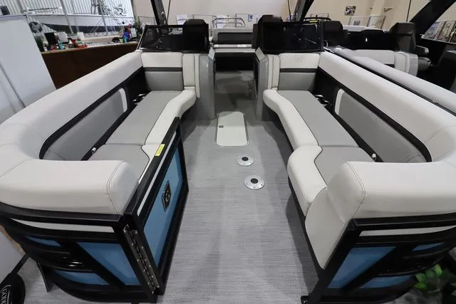 Slide: The Image of Godfrey AP255SFLW 2025 - 4