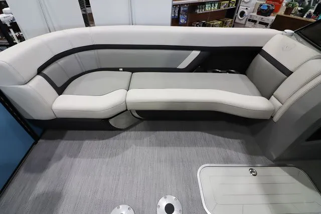 Slide: The Image of Godfrey AP255SFLW 2025 - 9