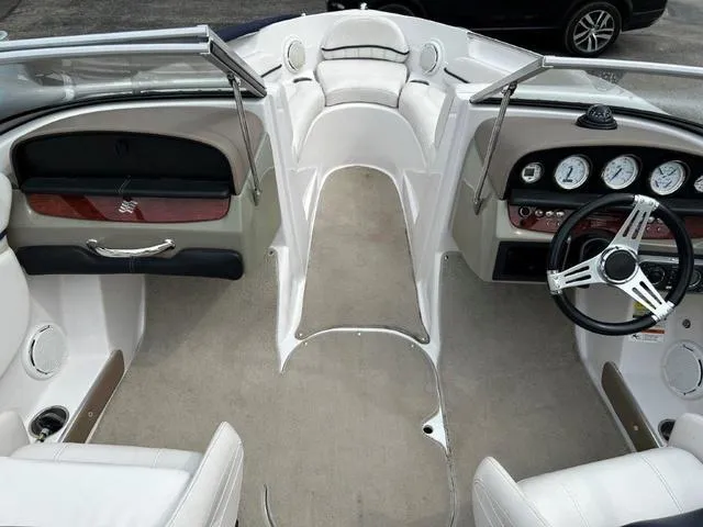 Slide: The Image of Four Winns 200H I/O 4.3 Gxi/SX 225Hp 2009 - 6