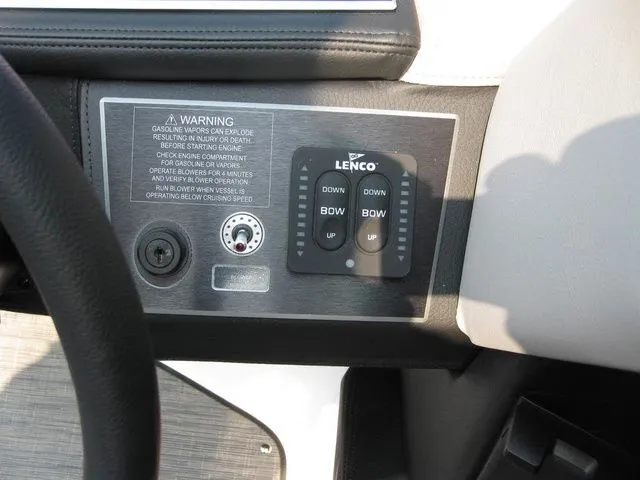 Slide: The Image of Four Winns FV H4 I/O W/350HP VOLVO PENTA ENGINE 2025 - 13