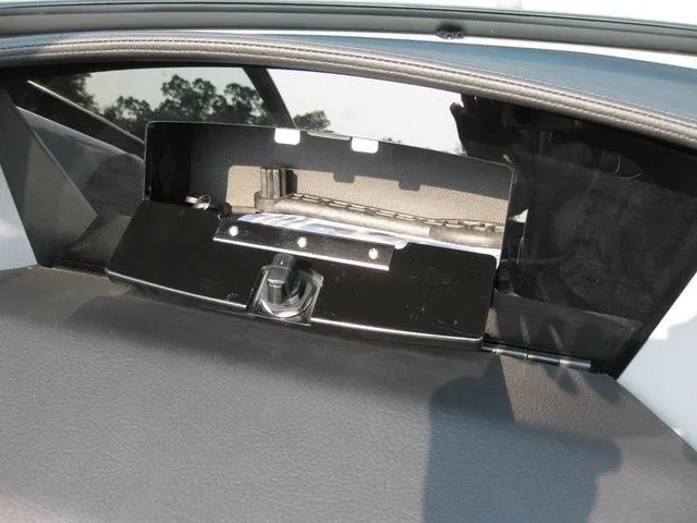 Slide: The Image of Four Winns FV H4 I/O W/350HP VOLVO PENTA ENGINE 2025 - 18