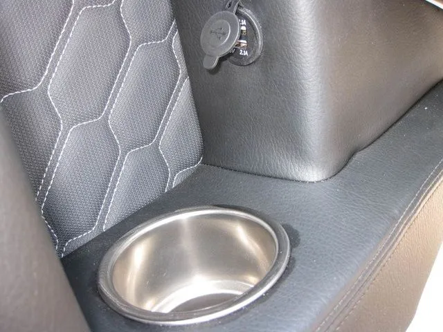 Slide: The Image of Four Winns FV H4 I/O W/350HP VOLVO PENTA ENGINE 2025 - 20