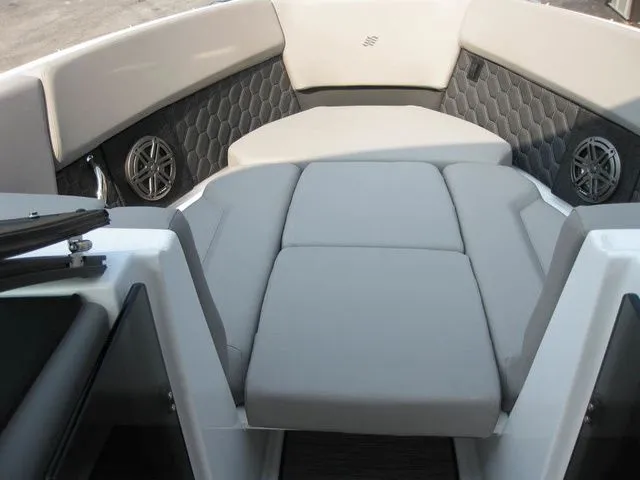 Slide: The Image of Four Winns FV H4 I/O W/350HP VOLVO PENTA ENGINE 2025 - 24