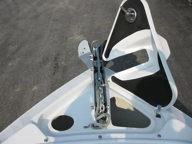 Slide: The Image of Four Winns FV H4 I/O W/350HP VOLVO PENTA ENGINE 2025 - 26