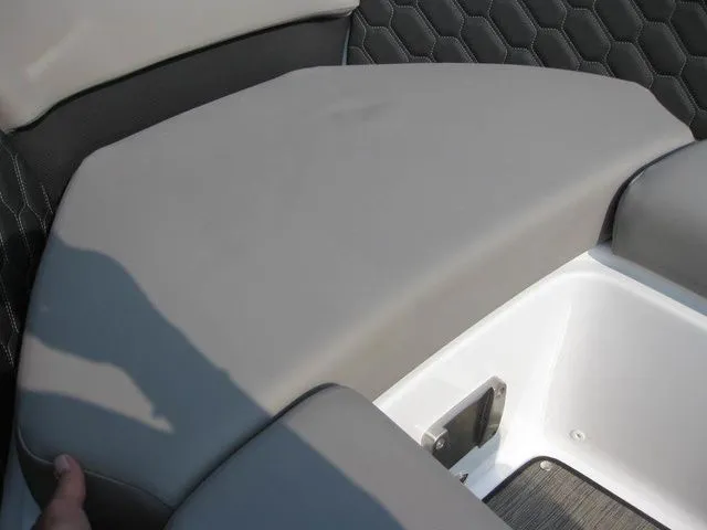 Slide: The Image of Four Winns FV H4 I/O W/350HP VOLVO PENTA ENGINE 2025 - 27