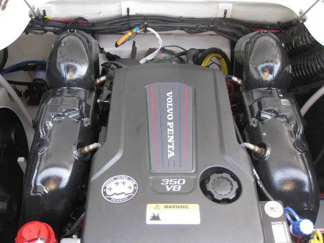 Slide: The Image of Four Winns FV H4 I/O W/350HP VOLVO PENTA ENGINE 2025 - 30
