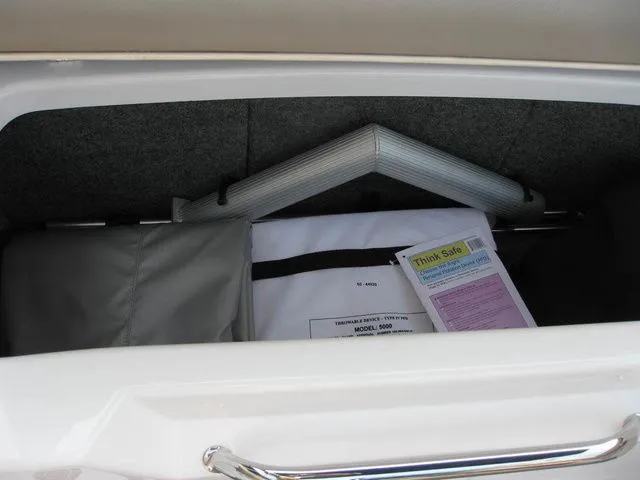 Slide: The Image of Four Winns FV H4 I/O W/350HP VOLVO PENTA ENGINE 2025 - 37