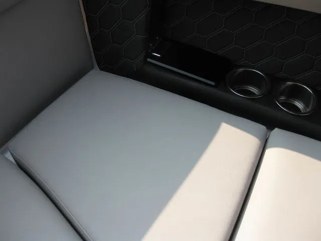 Slide: The Image of Four Winns FV H4 I/O W/350HP VOLVO PENTA ENGINE 2025 - 38