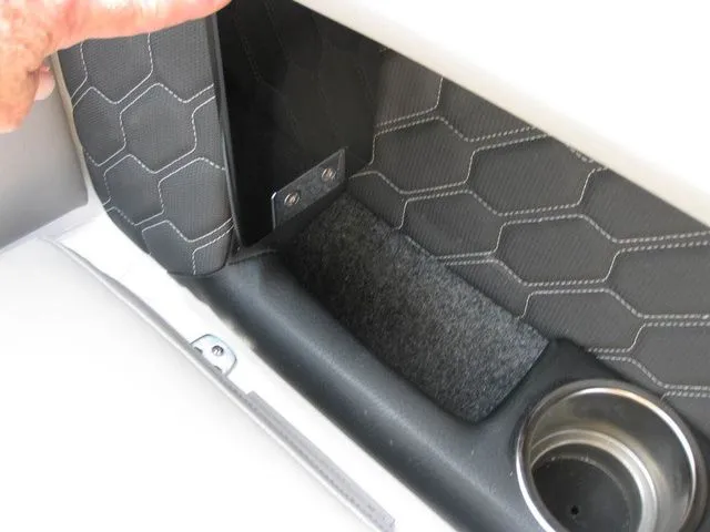 Slide: The Image of Four Winns FV H4 I/O W/350HP VOLVO PENTA ENGINE 2025 - 40