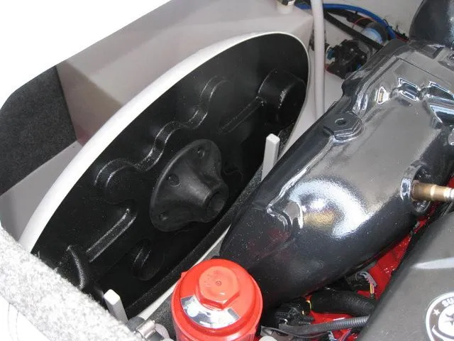 Slide: The Image of Four Winns FV H4 I/O W/350HP VOLVO PENTA ENGINE 2025 - 50