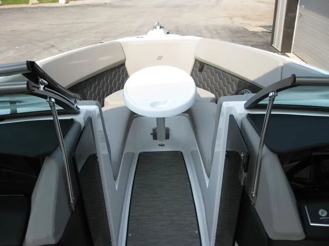 Slide: The Image of Four Winns FV H4 I/O W/350HP VOLVO PENTA ENGINE 2025 - 52