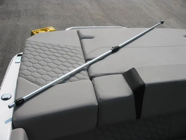 Slide: The Image of Four Winns FV H4 I/O W/350HP VOLVO PENTA ENGINE 2025 - 54