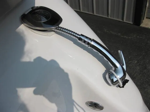 Slide: The Image of Four Winns FV H4 I/O W/350HP VOLVO PENTA ENGINE 2025 - 61