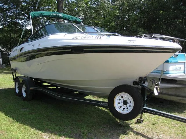 The Image of Four Winns 235 Sundowner 2000 - 1