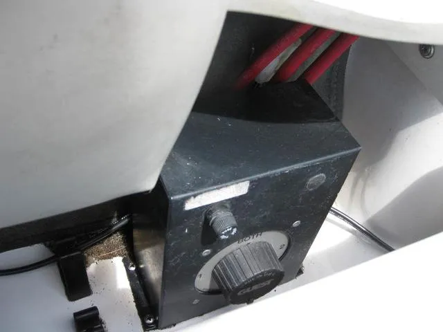 Slide: The Image of Four Winns 235 Sundowner 2000 - 19