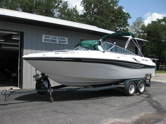 Slide: The Image of Four Winns 235 Sundowner 2000 - 22