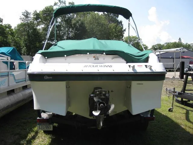Slide: The Image of Four Winns 235 Sundowner 2000 - 3