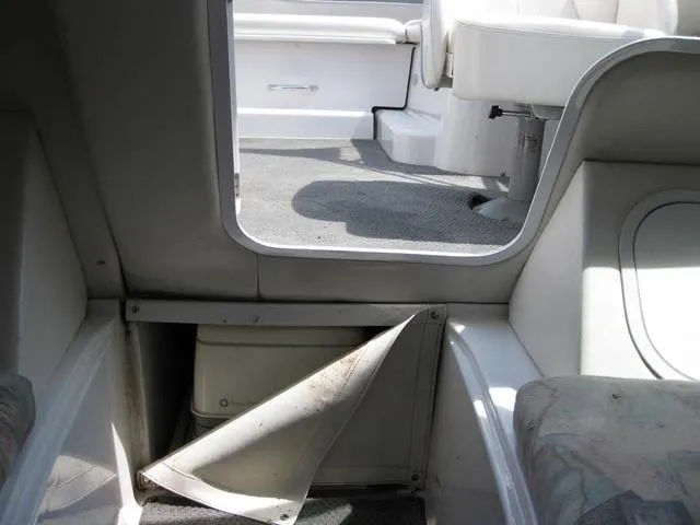 Slide: The Image of Four Winns 235 Sundowner 2000 - 7