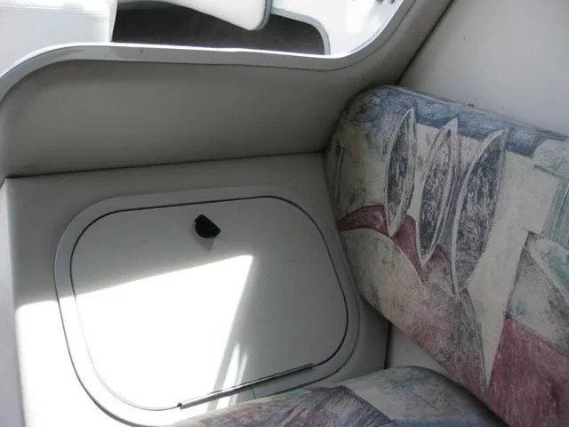 Slide: The Image of Four Winns 235 Sundowner 2000 - 9