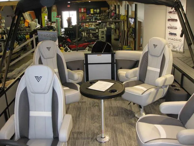 Slide: The Image of Viaggio X22Q W/ MERCURY 200HP OUTBOARD MOTOR 2025 - 21