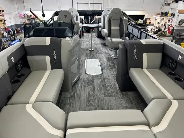 Slide: The Image of Viaggio X22Q W/ MERCURY 200HP OUTBOARD MOTOR 2025 - 8