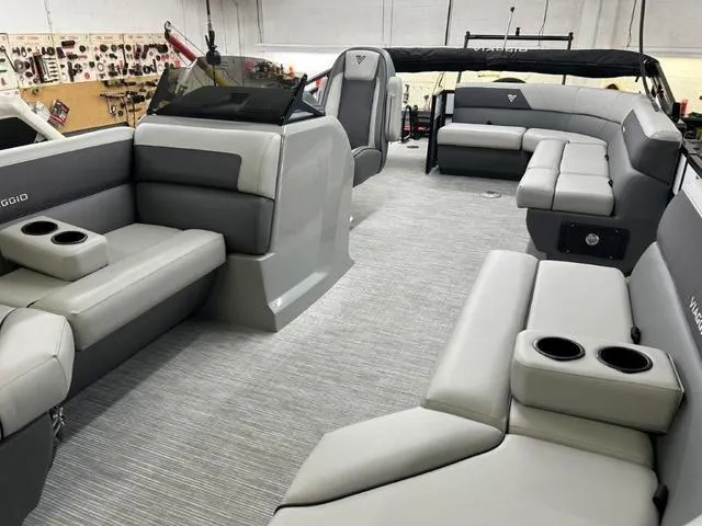 Slide: The Image of Viaggio V20C W/MERCURY 115 HP OB MOTOR 2025 - 14