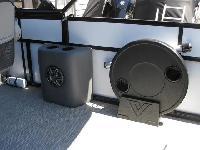 Slide: The Image of Viaggio V20C W/MERCURY 115 HP OB MOTOR 2025 - 8