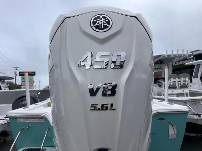 Slide: The Image of 2024 Sportsman Masters 267OE Bay Boat with Yamaha 450 V8 5.6L engine. - 14